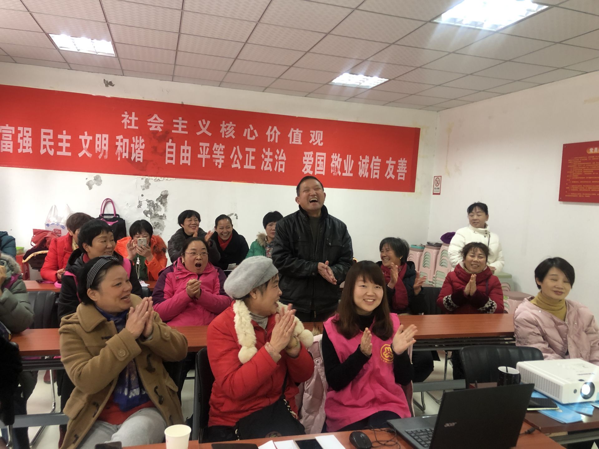舞动年华，携手共绘文化新篇章 武昌府社区炫年华艺术团在探索中成长